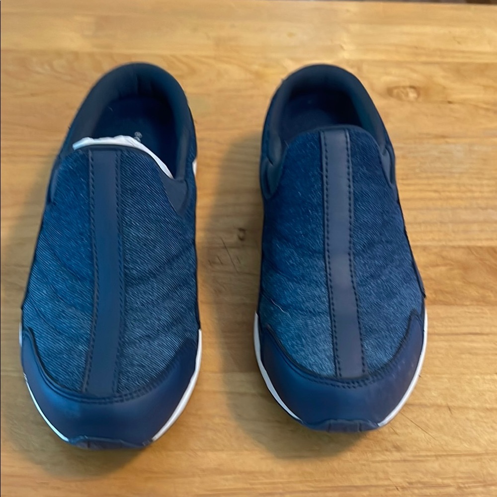 Easy Spirit Dark Blue slip ons